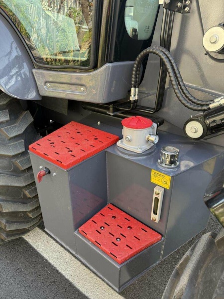 Экскаватор-погрузчик MTK CX4 PRO