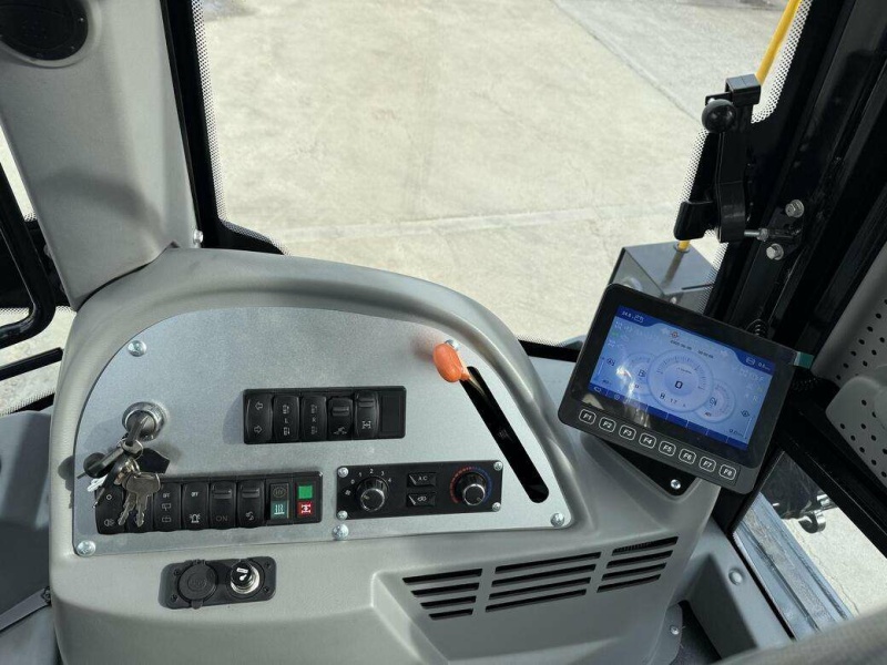 Экскаватор-погрузчик MTK CX4 PRO