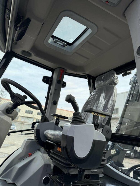 Экскаватор-погрузчик MTK CX4 PRO