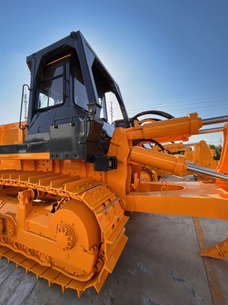 Бульдозер Shantui RSD32 (560мм, полусфера, однозубый, камминс, автономка, пжд, 2026 гв с рыхлителем (однозубым)), мощность двигателя 349 л.с.