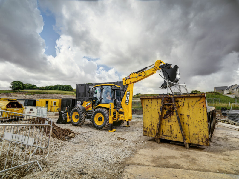 Экскаватор-погрузчик JCB 4CX