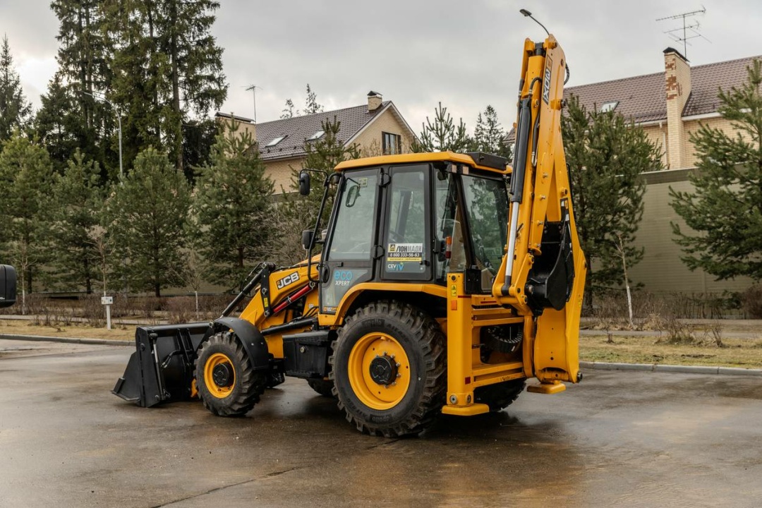 Экскаватор-погрузчик JCB 3DX Super (Индия), мощность двигателя 55 кВт, эксплуатационная масса 8150 кг