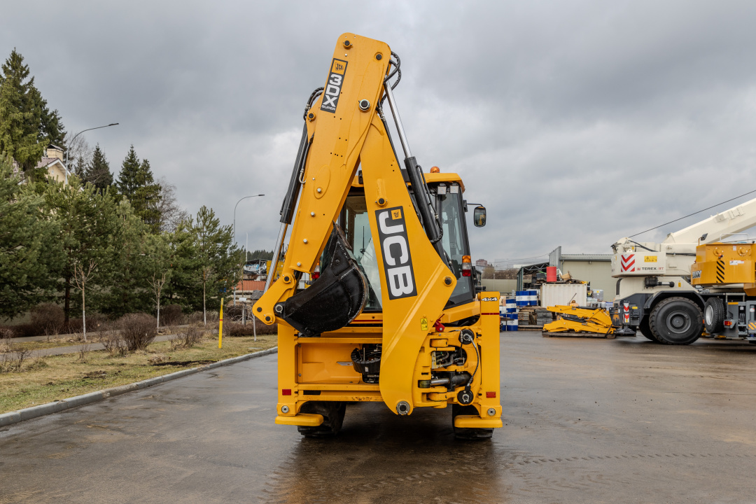 Экскаватор-погрузчик JCB 3DX Super (Индия), мощность двигателя 55 кВт, эксплуатационная масса 8150 кг