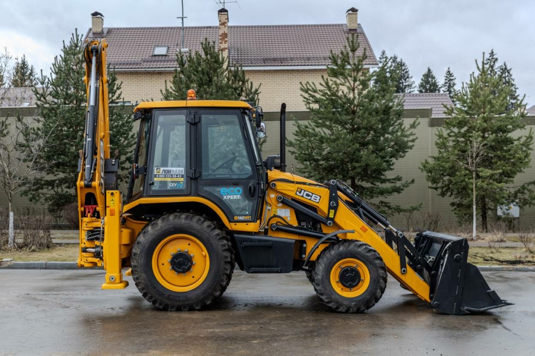 Экскаватор-погрузчик JCB 3DX Super (Индия), мощность двигателя 55 кВт, эксплуатационная масса 8150 кг