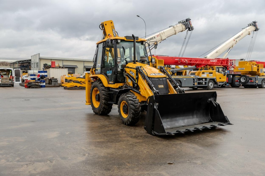 Экскаватор-погрузчик JCB 3DX Super (Индия), мощность двигателя 55 кВт, эксплуатационная масса 8150 кг