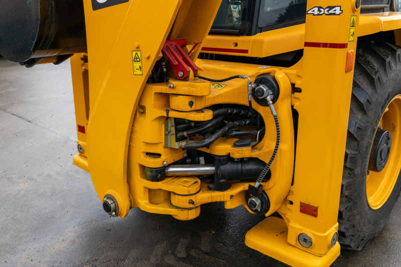 Экскаватор-погрузчик JCB 3DX Super (Индия)