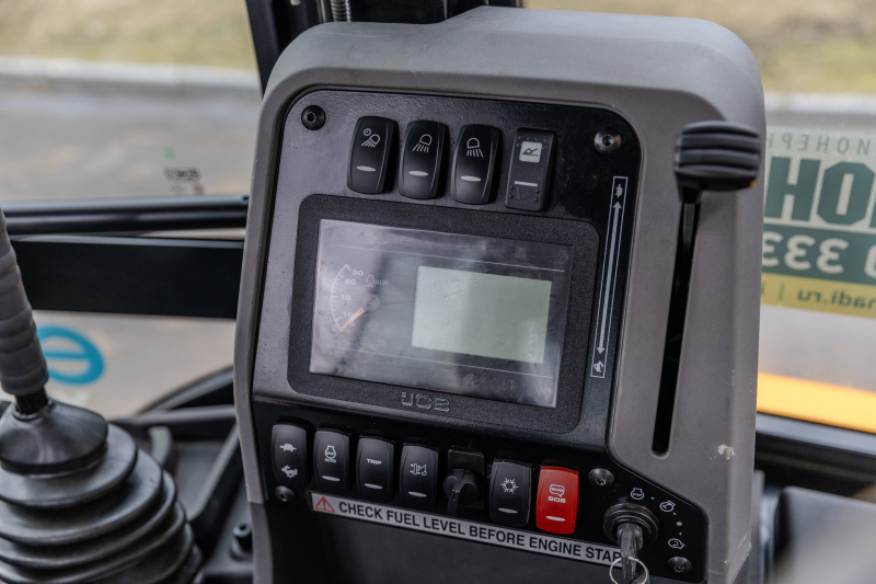 Экскаватор-погрузчик JCB 3DX Super (Индия)