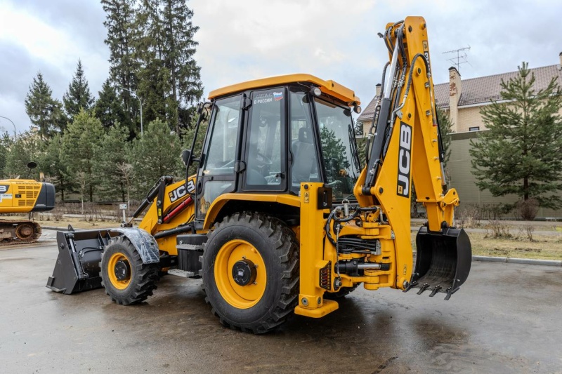 Экскаватор-погрузчик JCB 3CX (Россия)