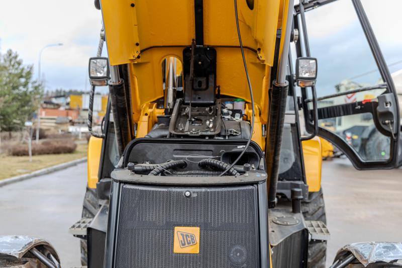 Экскаватор-погрузчик JCB 3CX (Россия)