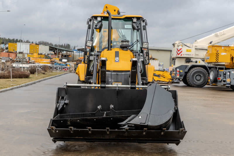 Экскаватор-погрузчик JCB 3CX Plus (Индия)