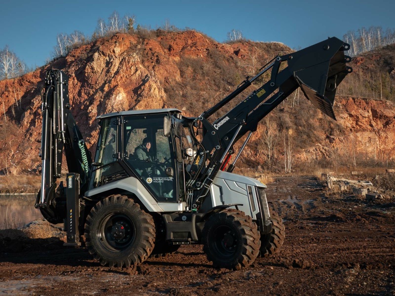 Экскаватор-погрузчик Cukurova 885 XG