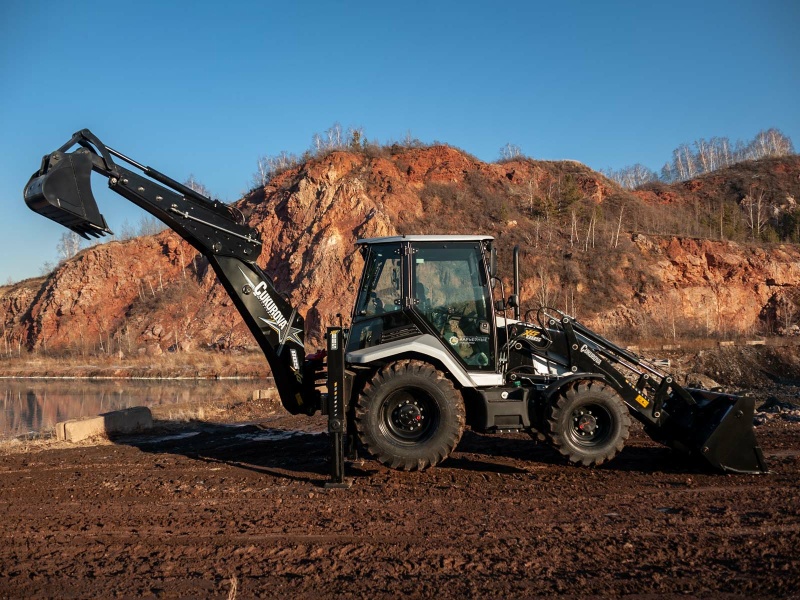 Экскаватор-погрузчик Cukurova 885 XG