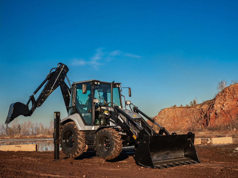 Экскаватор-погрузчик Cukurova 885 XG