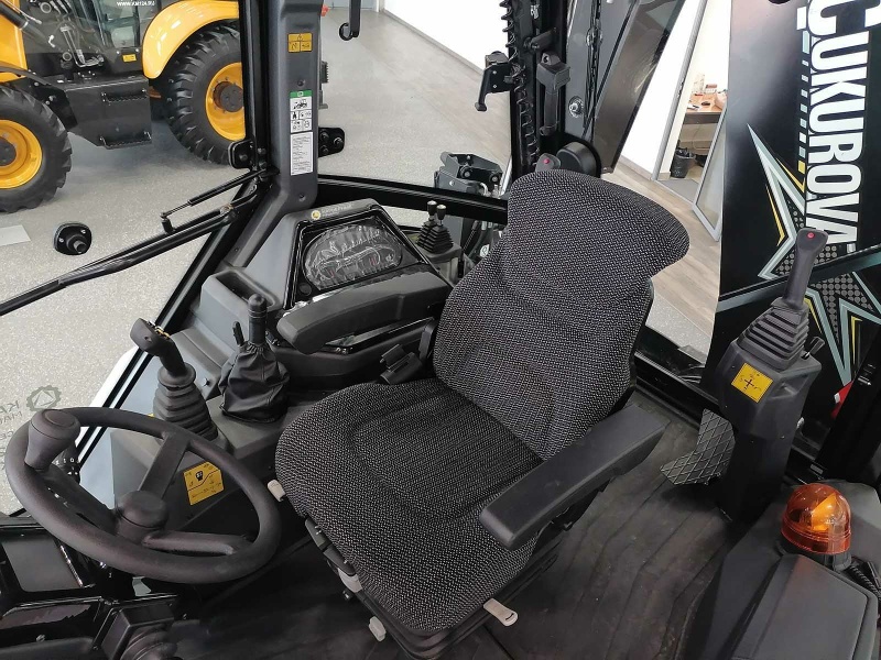 Экскаватор-погрузчик Cukurova 885 XG