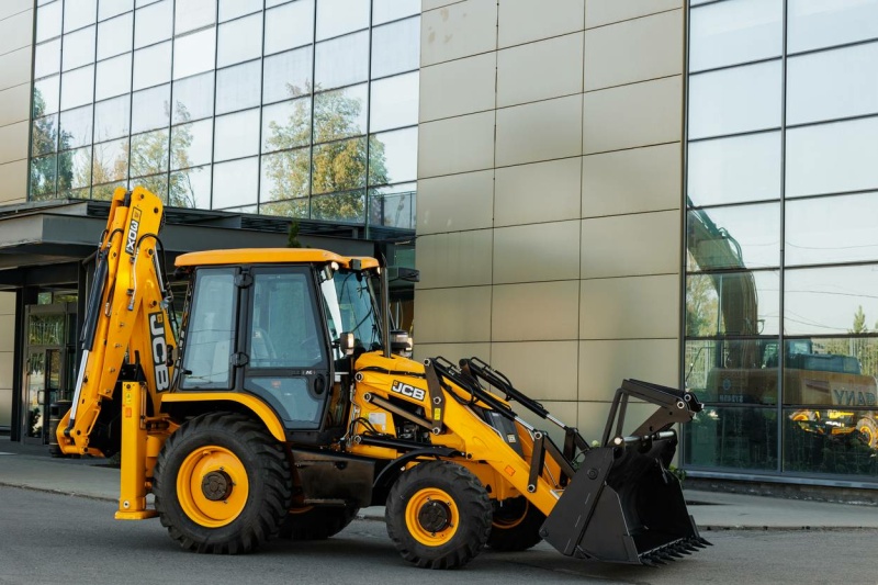 Экскаватор-погрузчик JCB 3DX Plus (Индия)