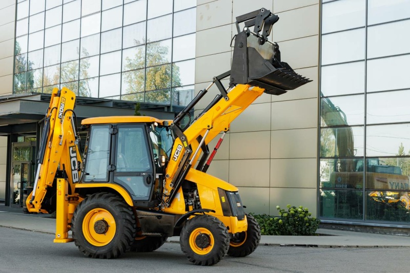 Экскаватор-погрузчик JCB 3DX Plus (Индия)