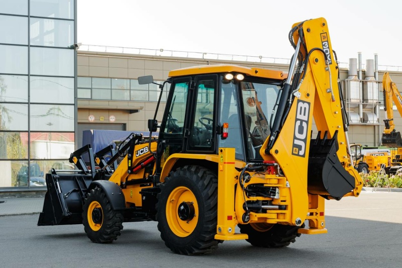Экскаватор-погрузчик JCB 3DX Plus (Индия)