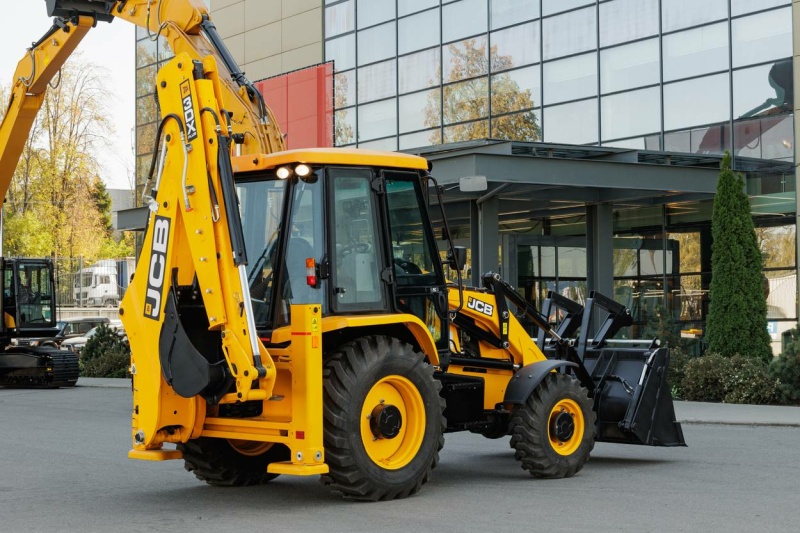 Экскаватор-погрузчик JCB 3DX Plus (Индия)