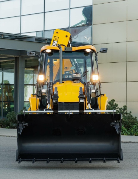 Экскаватор-погрузчик JCB 3DX Plus (Индия)