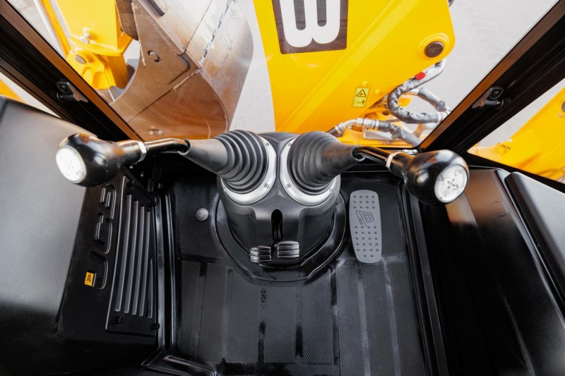 Экскаватор-погрузчик JCB 3DX Plus (Индия)