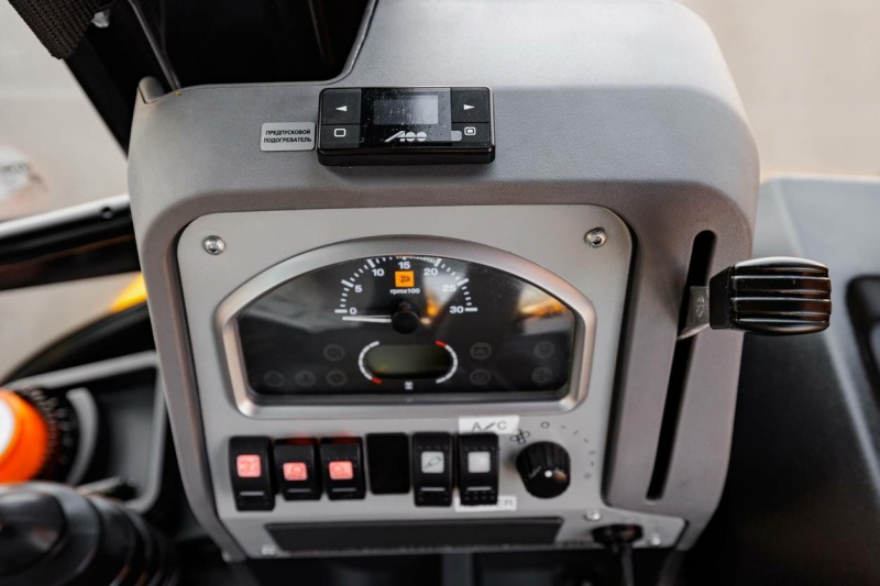 Экскаватор-погрузчик JCB 3DX Plus (Индия)