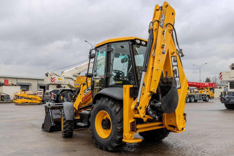 Экскаватор-погрузчик JCB 3CX (Англия)