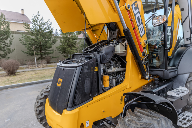 Экскаватор-погрузчик JCB 3CX (Англия)