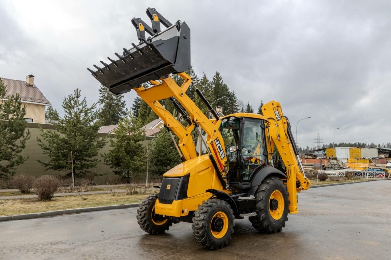 Экскаватор-погрузчик JCB 3CX (Англия)