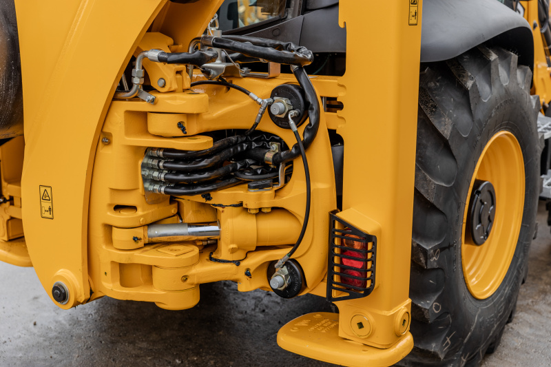 Экскаватор-погрузчик JCB 3CX (Англия)