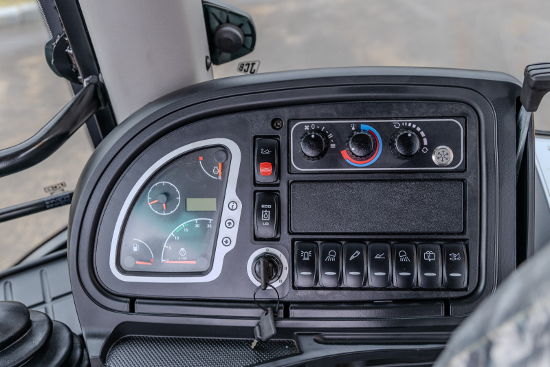 Экскаватор-погрузчик JCB 3CX (Англия)