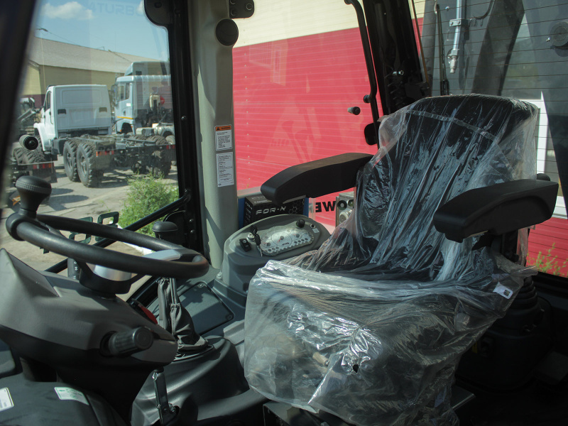 Экскаватор-погрузчик Cukurova 884