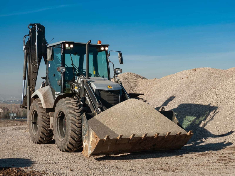 Экскаватор-погрузчик Cukurova 888 XG