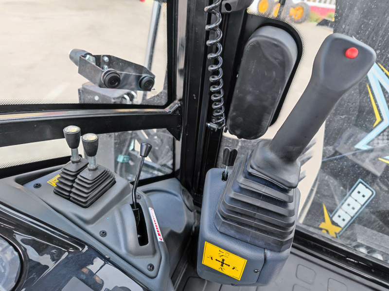 Экскаватор-погрузчик Cukurova 888 XG