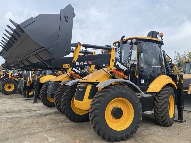 Экскаватор-погрузчик MST 644S