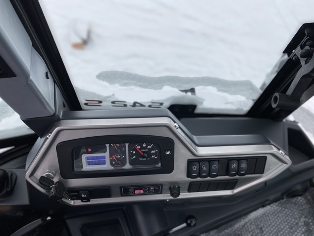 Экскаватор-погрузчик MST M542S