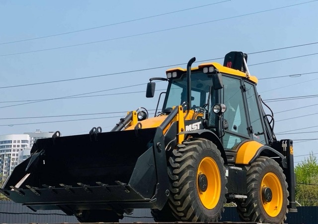 Экскаватор-погрузчик MST M544S