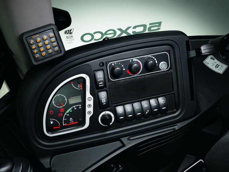 Экскаватор-погрузчик JCB 5CX ECO