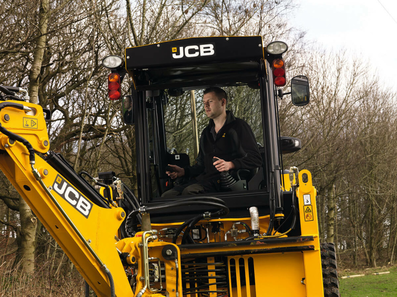 Экскаватор-погрузчик JCB 1CXT