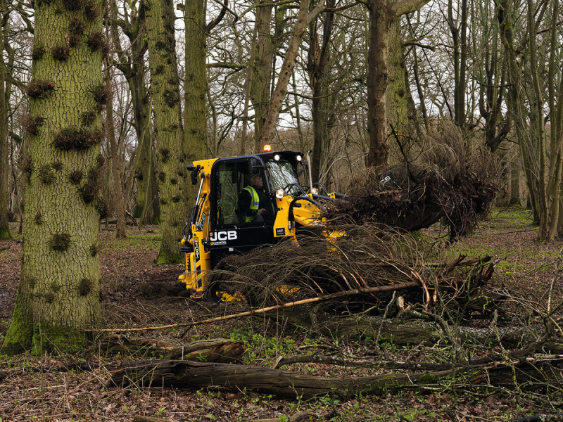 Экскаватор-погрузчик JCB 1CXT