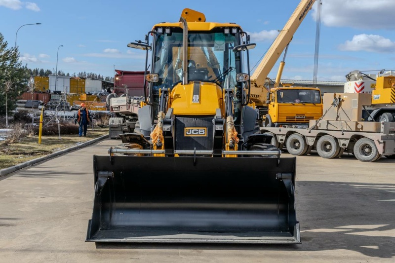 Экскаватор-погрузчик JCB 3CX Stage V