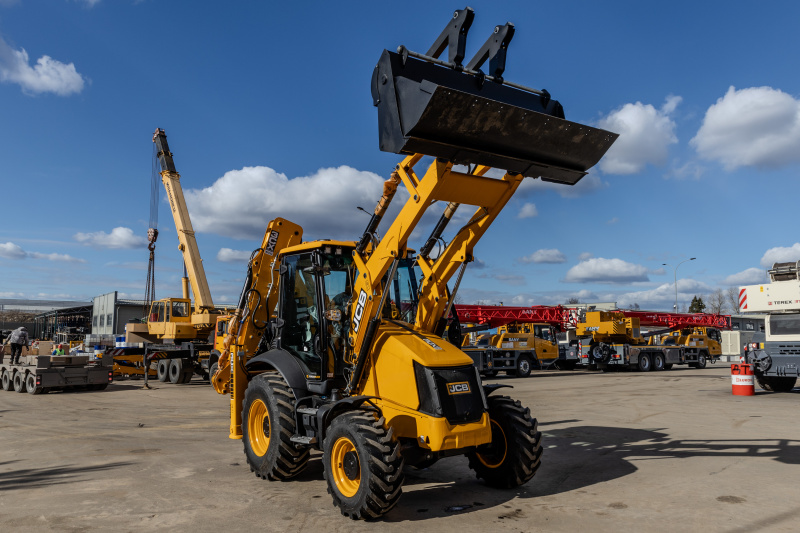 Экскаватор-погрузчик JCB 3CX Stage V