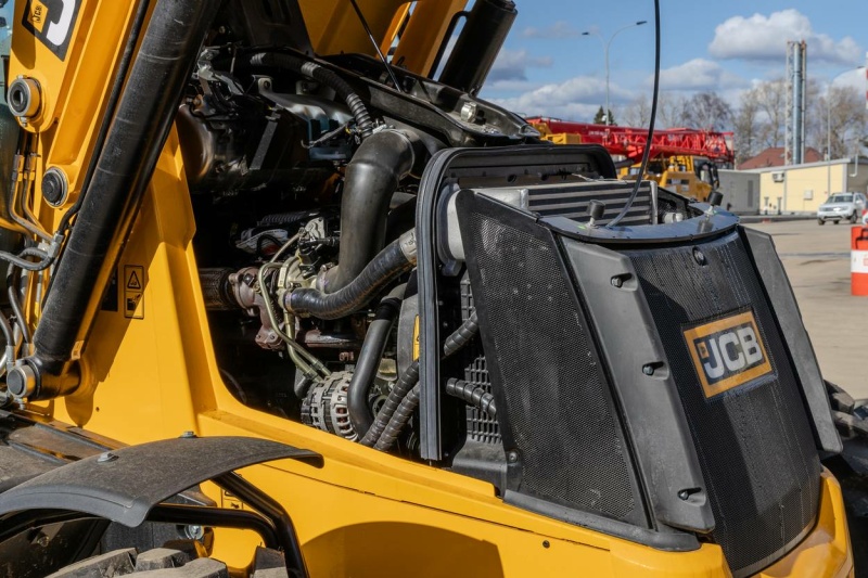 Экскаватор-погрузчик JCB 3CX Stage V