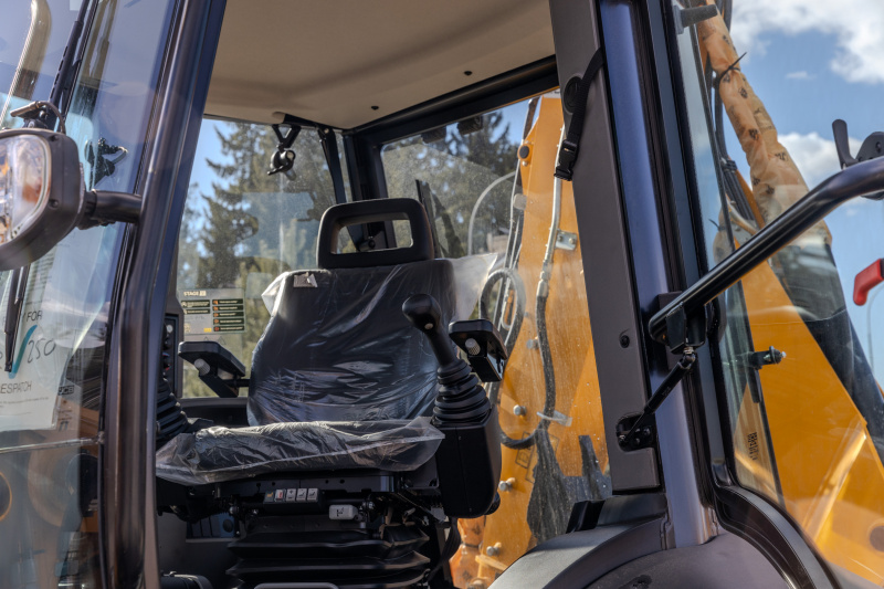 Экскаватор-погрузчик JCB 3CX Stage V