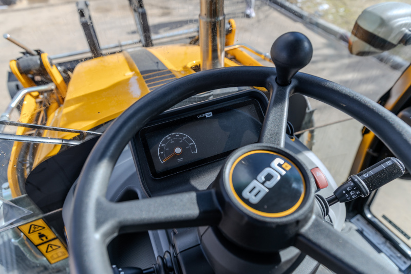 Экскаватор-погрузчик JCB 3CX Stage V