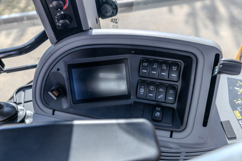 Экскаватор-погрузчик JCB 3CX Stage V