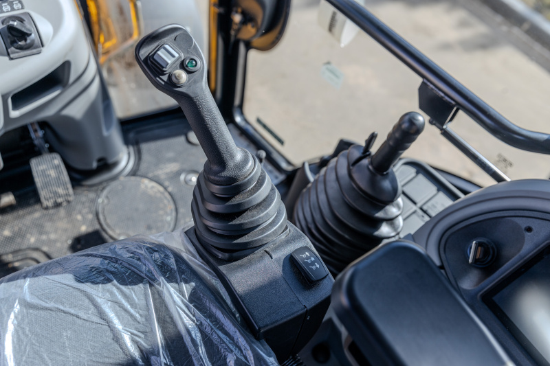 Экскаватор-погрузчик JCB 3CX Stage V