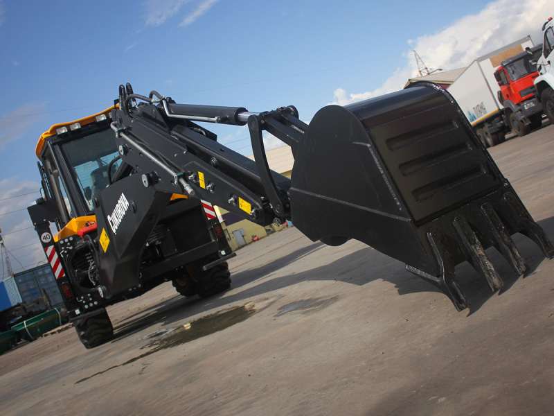 Экскаватор-погрузчик Cukurova 880S