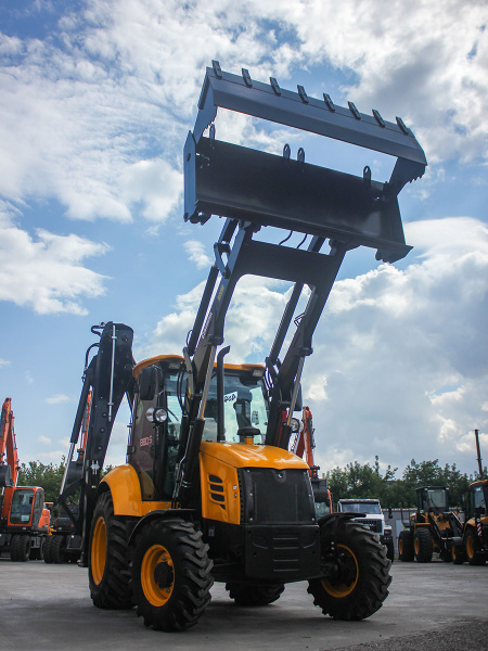 Экскаватор-погрузчик Cukurova 880S