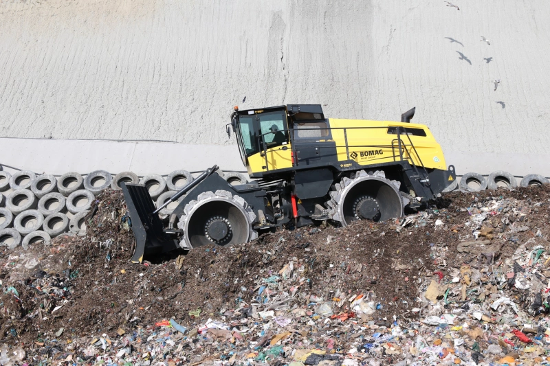 Полигонный компактор BOMAG BC 873 RB