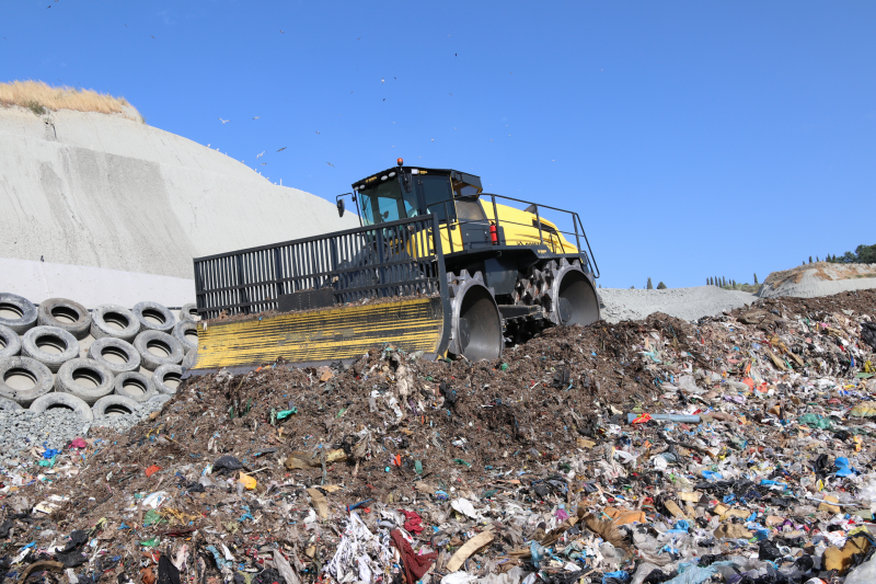 Полигонный компактор BOMAG BC 873 RB